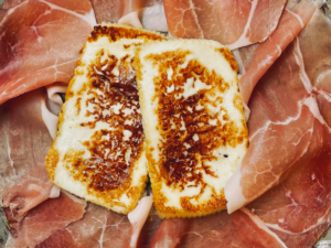 Formaggio Arrosto con Prosciutto