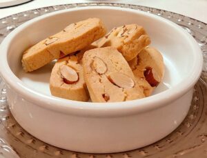 Tozzetti alle mandorle e cannella